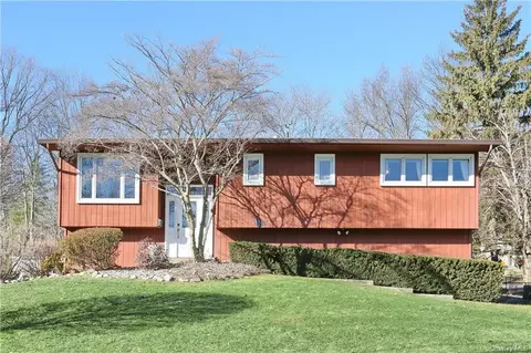 116 Tennyson Dr, Clarkstown, NY 10954