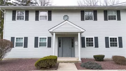 14 Fern Ct #E, Fishkill, NY 12524