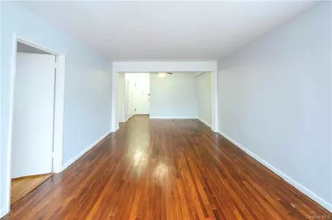 5 Sadore Ln #4P, Yonkers, NY 10710