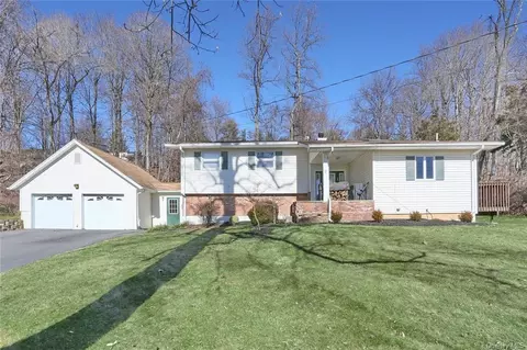 9 Charlotte Dr, Ramapo, NY 10977