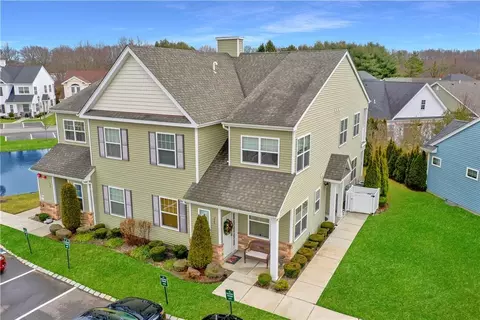 278 Augusta Dr, Medford, NY 11763