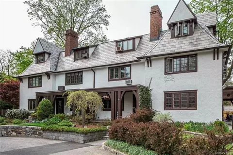 6 Bolton Gdns, Bronxville, NY 10708