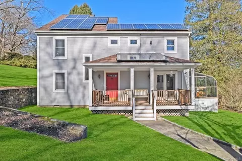 1295 Winslow Dr, Yorktown, NY 10598