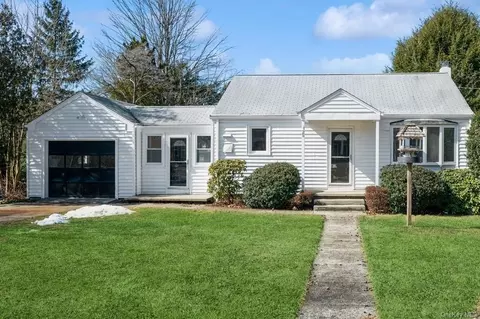 25 Glendale Ave, North Castle, NY 10504