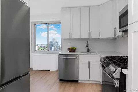 3333 Henry Hudson Pkwy #21R, New York, NY 10463