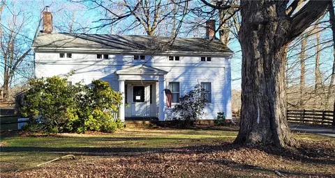 190-192 Yantz Rd, Red Hook, NY 12571