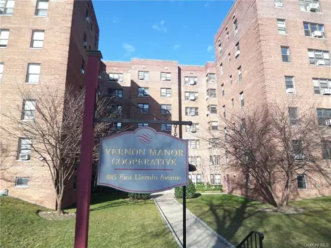 485 E Lincoln Ave #204, Mount Vernon, NY 10552
