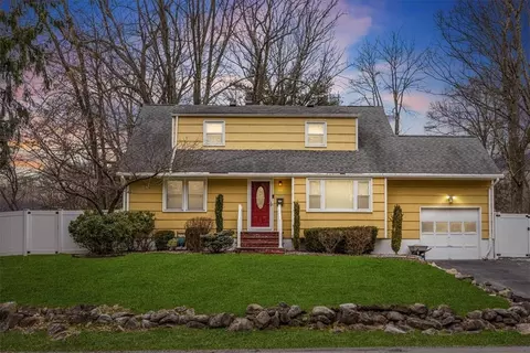 19 Mallory Rd, Ramapo, NY 10977