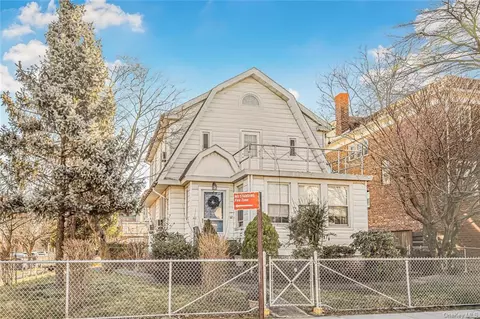 40 E 235th St, Bronx, NY 10470