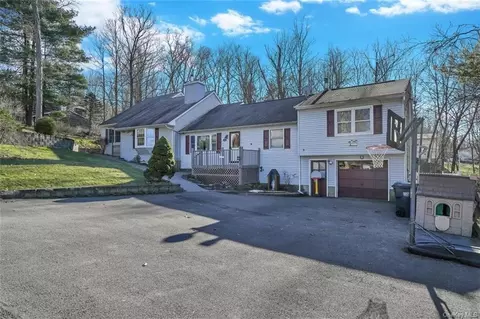 11 Sunset Rd, Woodbury Town, NY 10930