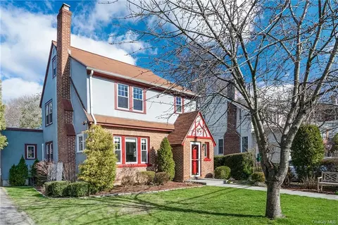 73 Iselin Ter, Larchmont, NY 10538