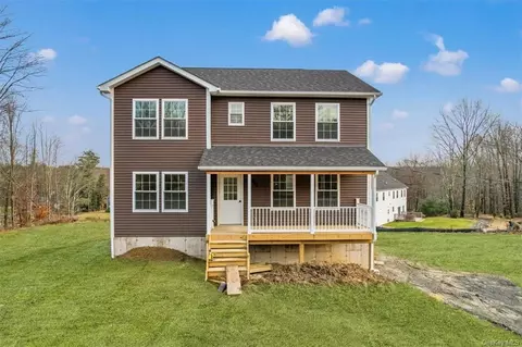 292 Van Duzer Rd, Wallkill, NY 10940