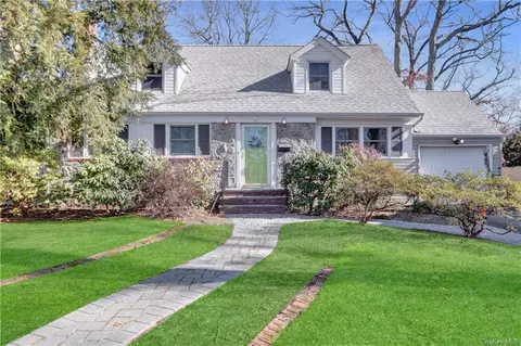 190 Park Ave, Merrick, NY 11566