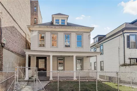 2486 Devoe Ter, Bronx, NY 10468