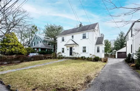 34 Maplewood Ave, Greenburgh, NY 10522