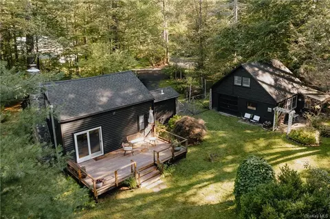 11 Ideal Park Rd, Willow, NY 12495