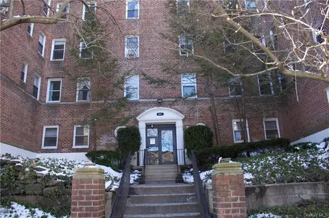 801 Bronx River Rd #6G, Bronxville, NY 10708