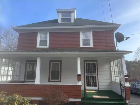 22 Park St, Ellenville, NY 12428