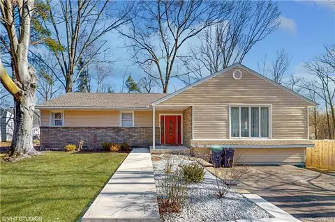 10 Marian Dr, Newburgh, NY 12550