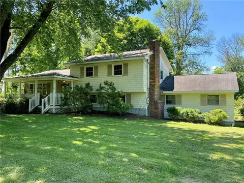 55 Akindale Rd, Pawling, NY 12564