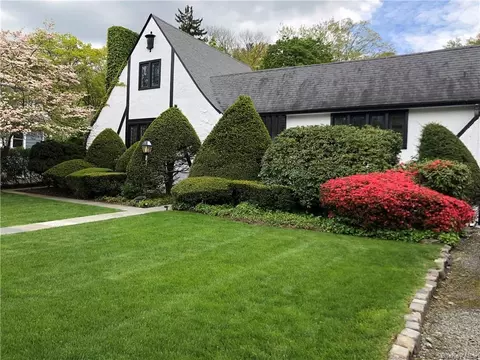 432 Eighth Ave, Pelham, NY 10803