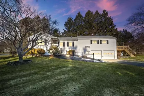 354 Pleasant Rdg, Union Vale, NY 12570