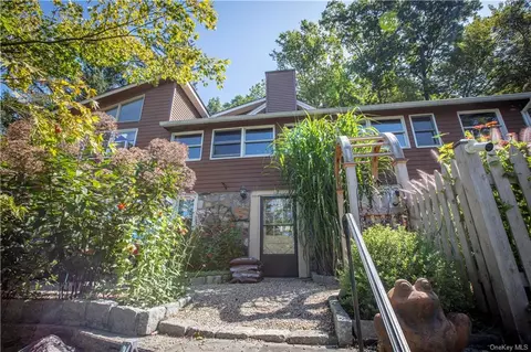 7 Birch Trl, Kent, NY 10512