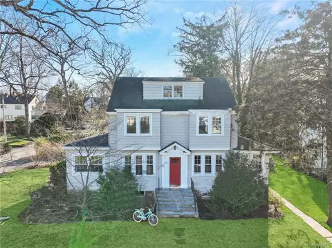 54 Wiltshire St, Yonkers, NY 10708