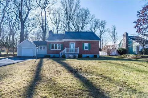 8 Hilltop Ave, Newburgh, NY 12550
