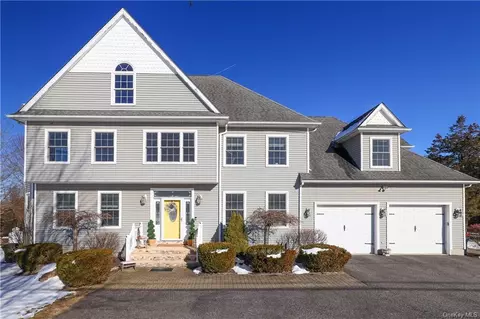 84 Old Pawling Rd, Dover, NY 12564