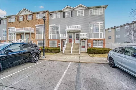 106 Admiral Ct #20, Bronx, NY 10473