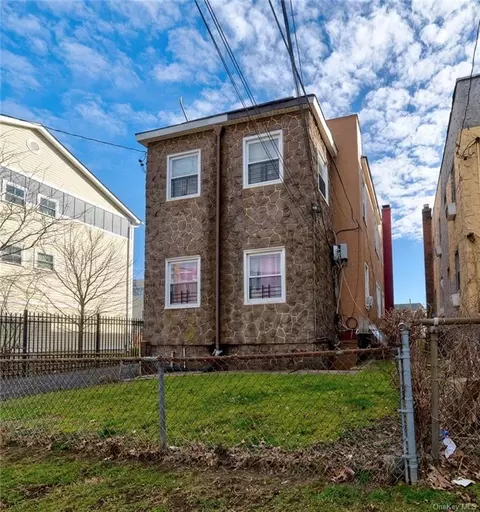 80 Horton Ave, New Rochelle, NY 10801