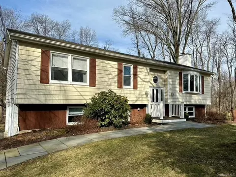 25 Cramer Rd, Rhinebeck, NY 12572