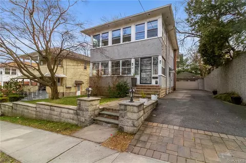 122 Lincoln Ave, New Rochelle, NY 10801
