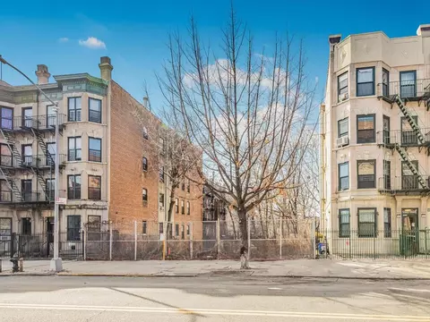 950 Leggett Ave, New York, NY 10455