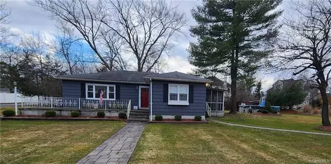 95 Lake Region Blvd, Monroe, NY 10950
