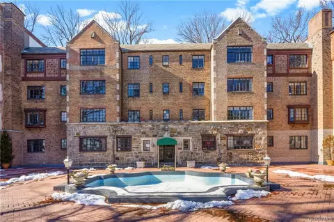915 Wynnewood Rd #E3, Pelham, NY 10803