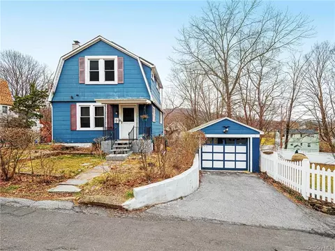 6 Brooks Ave, Monroe, NY 10950