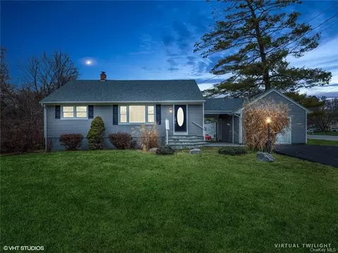 7 Laffin Ln, Poughkeepsie, NY 12603