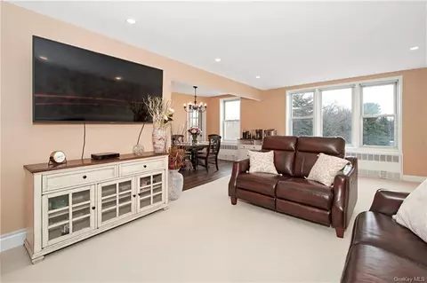 245 Rumsey Rd #3P, Yonkers, NY 10701