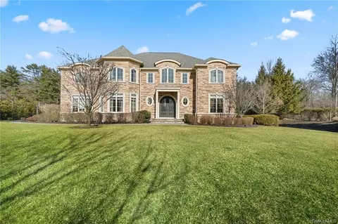2 Kopac Ln, Orangetown, NY 10964
