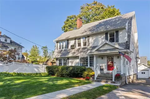 61 Parcot Ave, New Rochelle, NY 10801