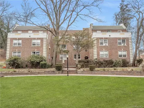 11 Sunnybrook Rd #1A, Bronxville, NY 10708