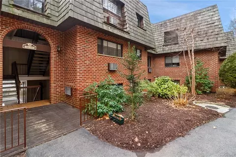 10 Briarcliff Dr S #5, Ossining, NY 10562