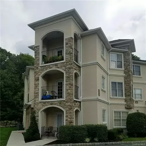 52 Bates Dr, Ramapo, NY 10952