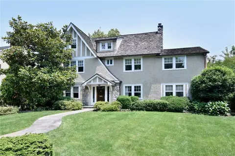 16 Argyle Pl, Bronxville, NY 10708