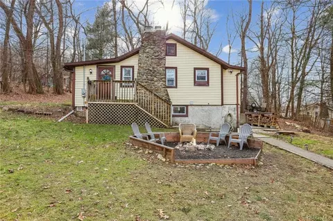 6 Grandview Trl, Monroe, NY 10950