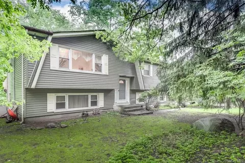 12 Hampton Rd, Ramapo, NY 10901