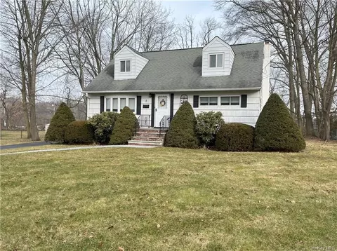 8 Williams St, Clarkstown, NY 10956