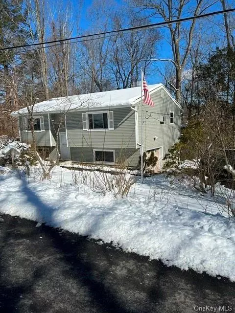 4 Mead Rd, Kent, NY 10512